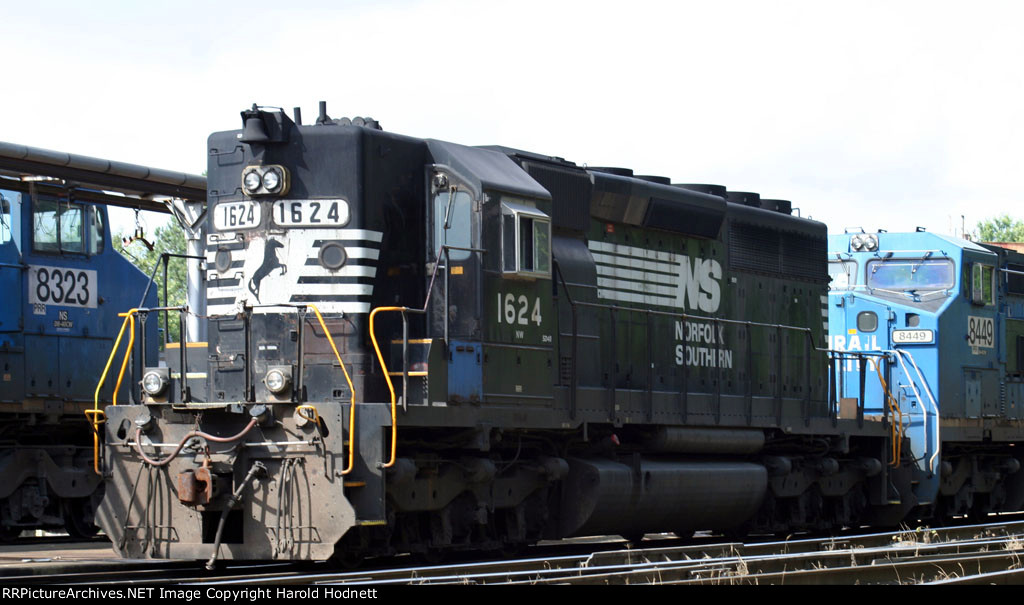 NS 1624 sits at the fuel racks in Glenwod Yard